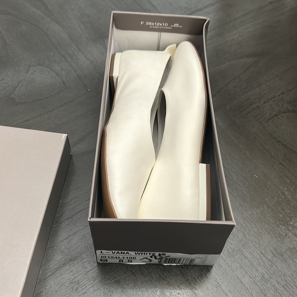 Franco Sarto Women's Vana Flat - Picture 2 of 11